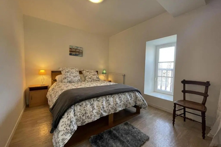 Room 4 of 15
