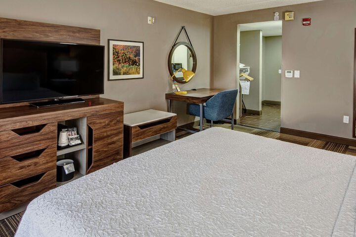 Room 5 of 33