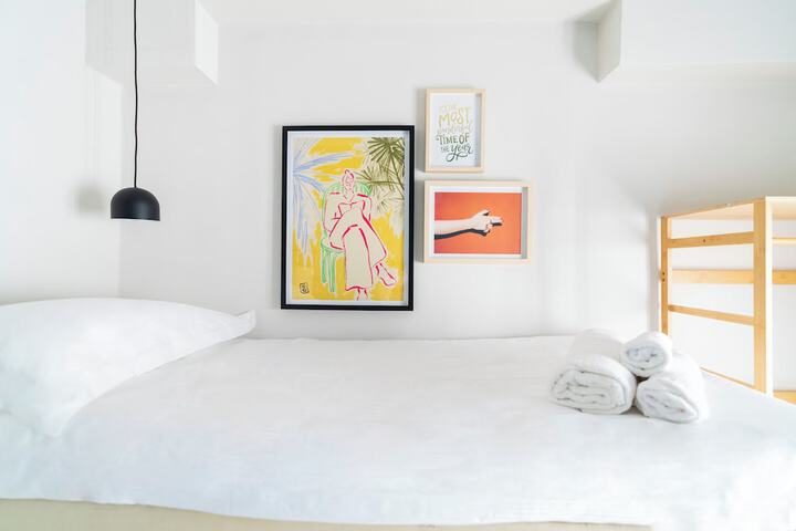 Room 15 of 148