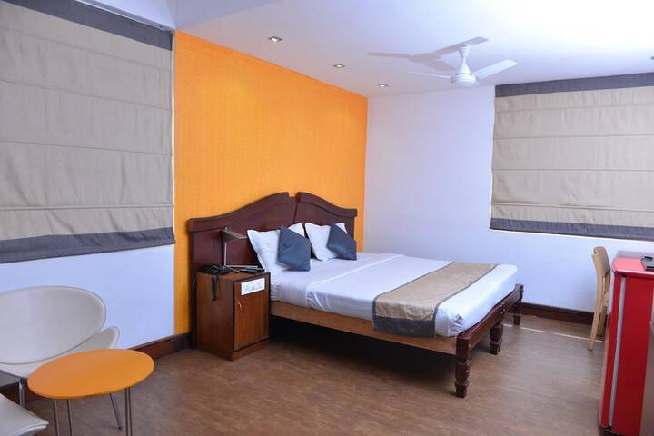 Room 18 of 48