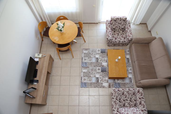 Room 16 of 48