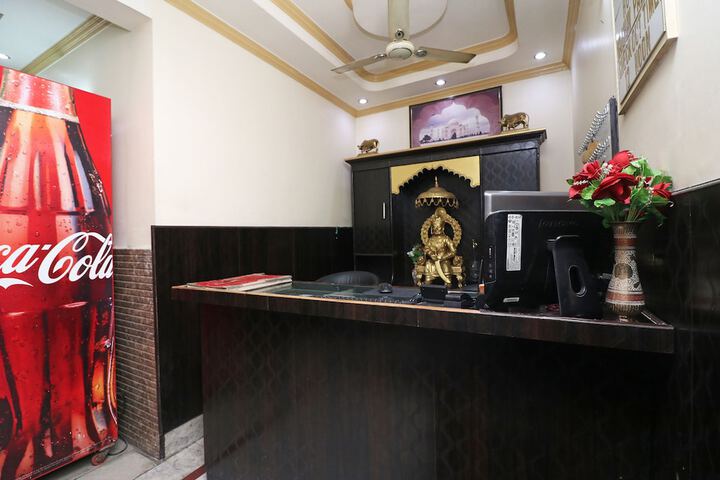 OYO 24951 VAIBHAV PALACE