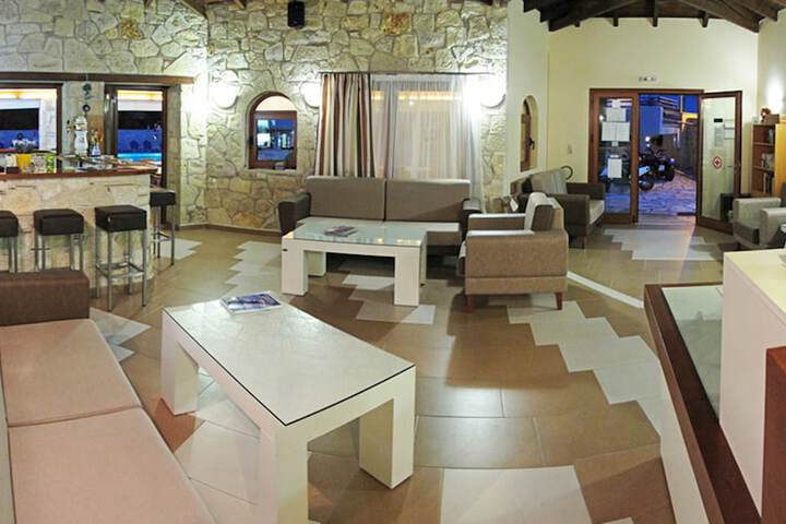 Entrance & Lobby