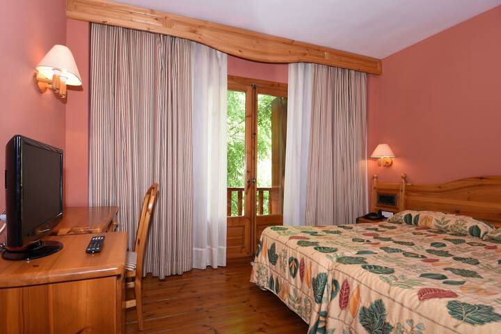 Room 5 of 33
