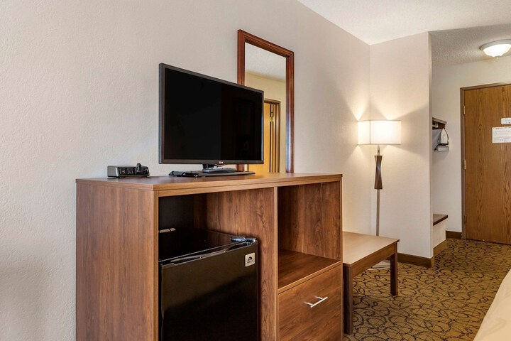 Room 11 of 34