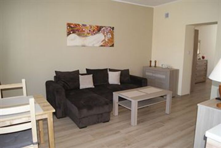 Room 9 of 13