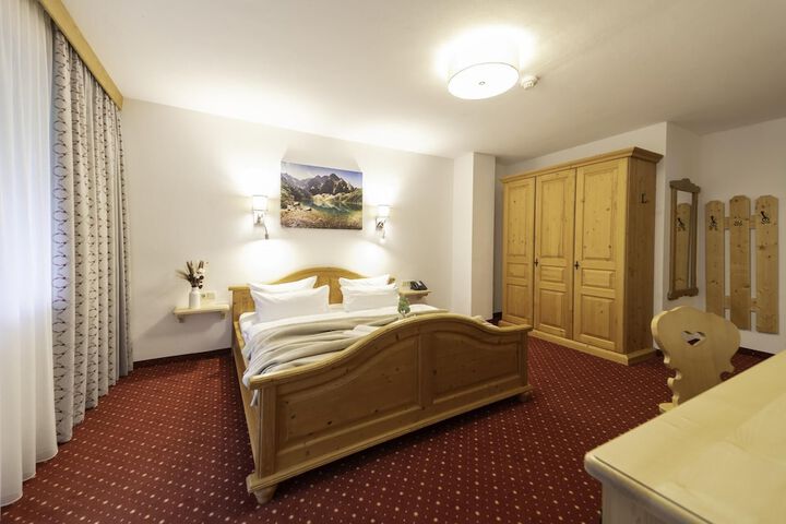 Room 32 of 117