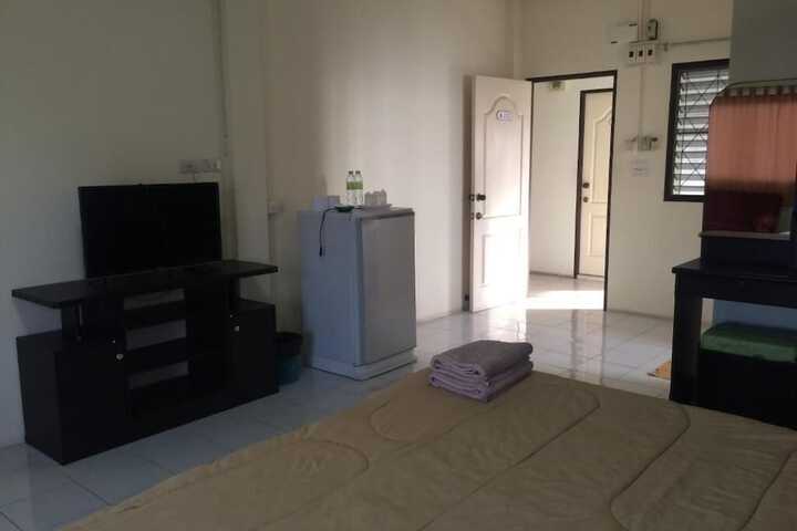 Room 15 of 36