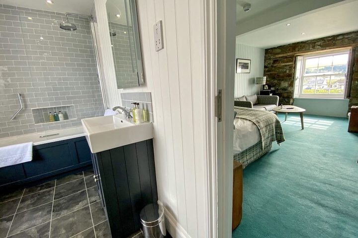 Room 21 of 84