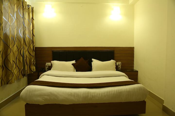 Room 15 of 49