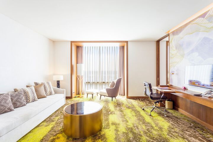 Room 16 of 250