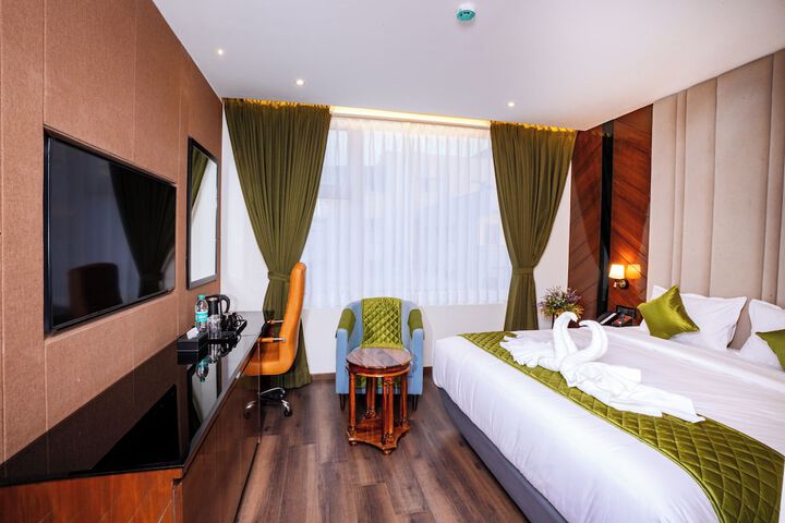 Room 34 of 74
