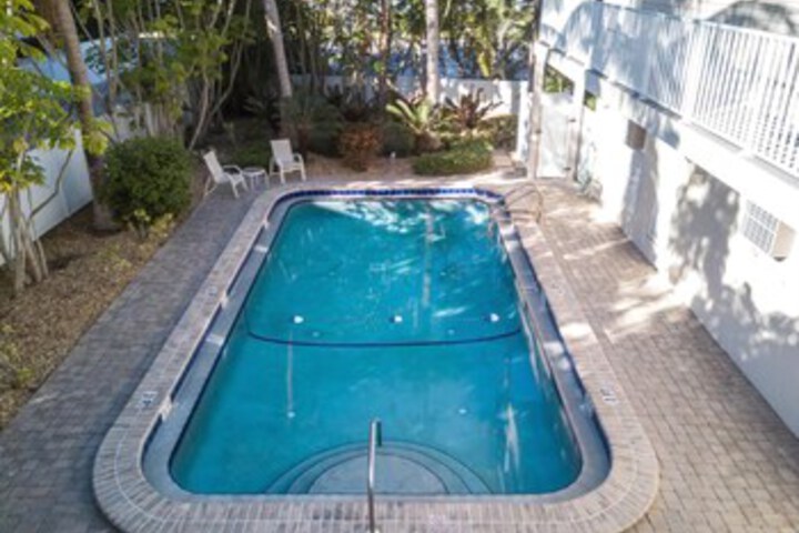 Pool 26 of 31