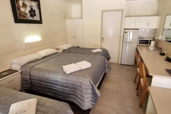 Room 6 of 34
