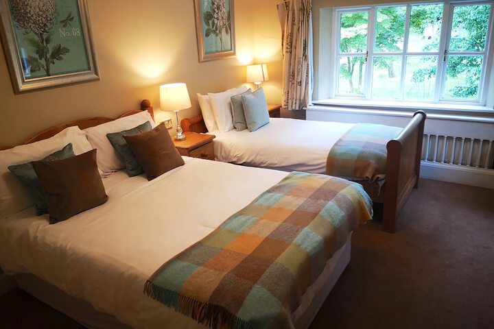 Room 3 of 48