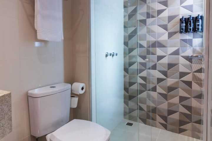 Room 72 of 102