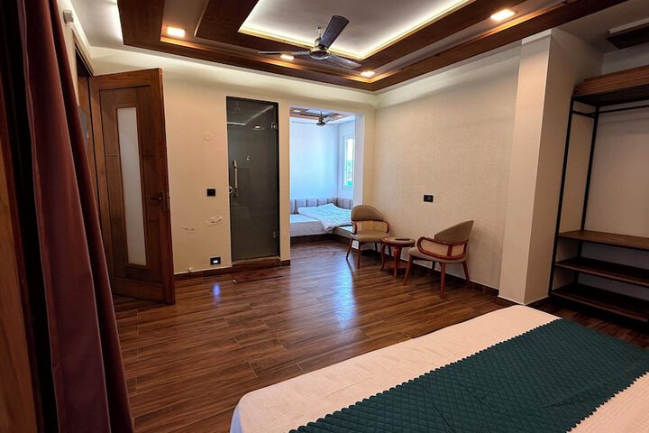 Room 42 of 95
