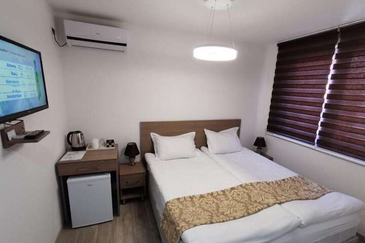 Room 14 of 42