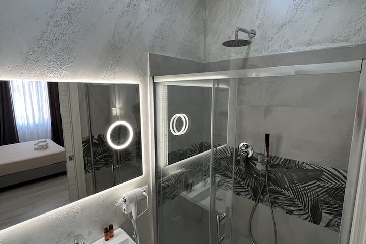 Room 44 of 58