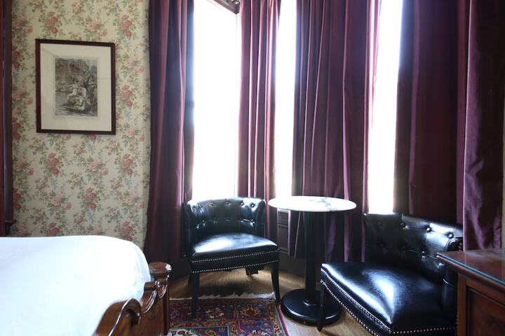 Room 21 of 39
