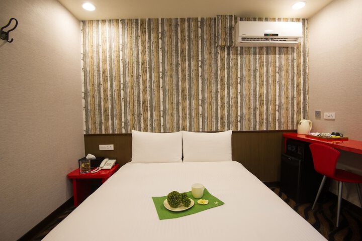 Room 5 of 36