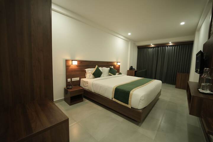 Room 10 of 18