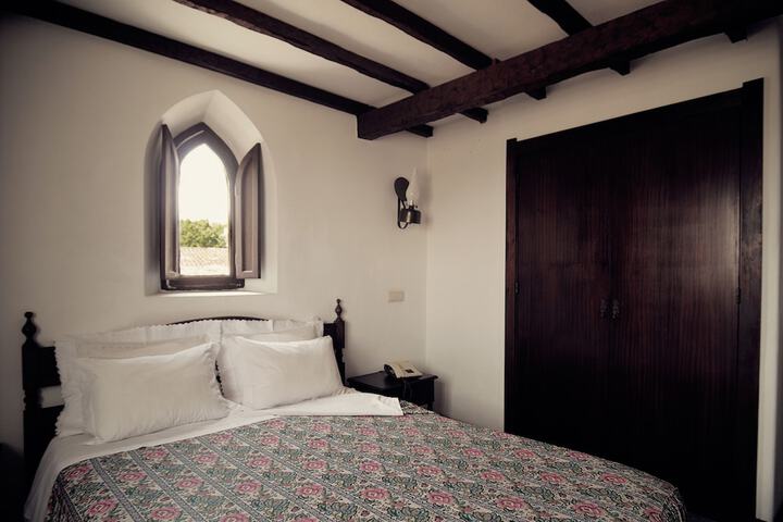 Room 10 of 49