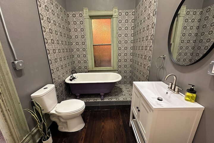 Room 48 of 76