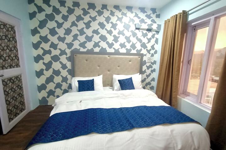 Room 4 of 17