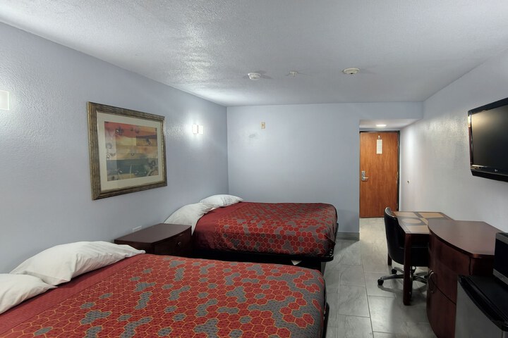 Room 10 of 24