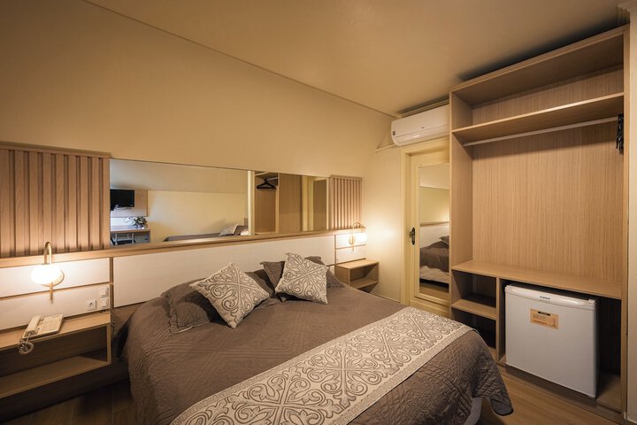 Room 25 of 44