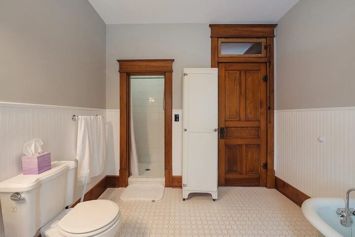Room 157 of 188