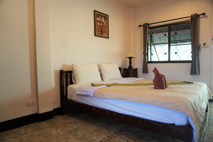 Room 6 of 30