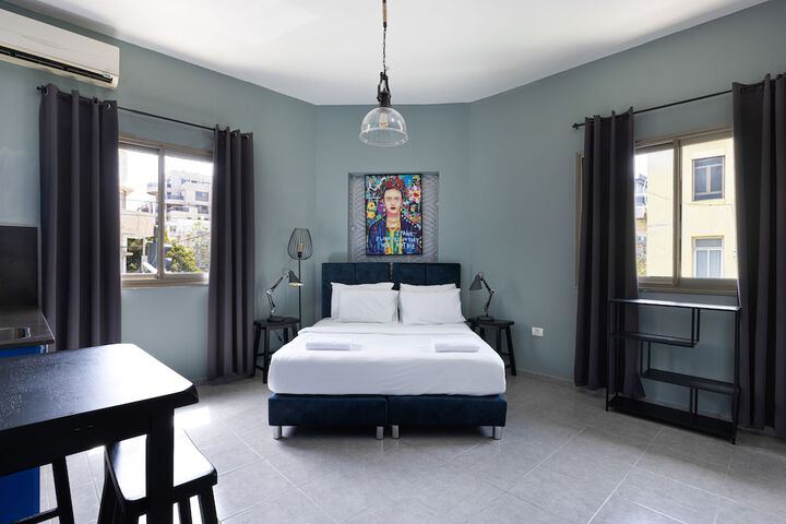 Room 51 of 86
