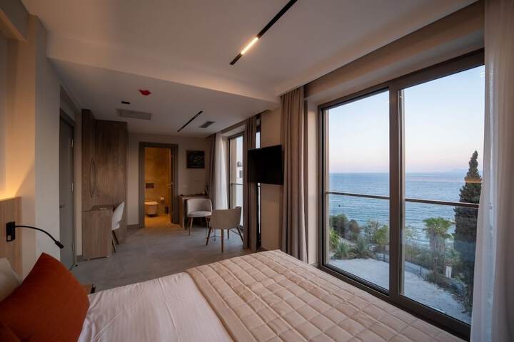 Room 3 of 31