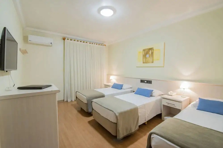 Room 6 of 30