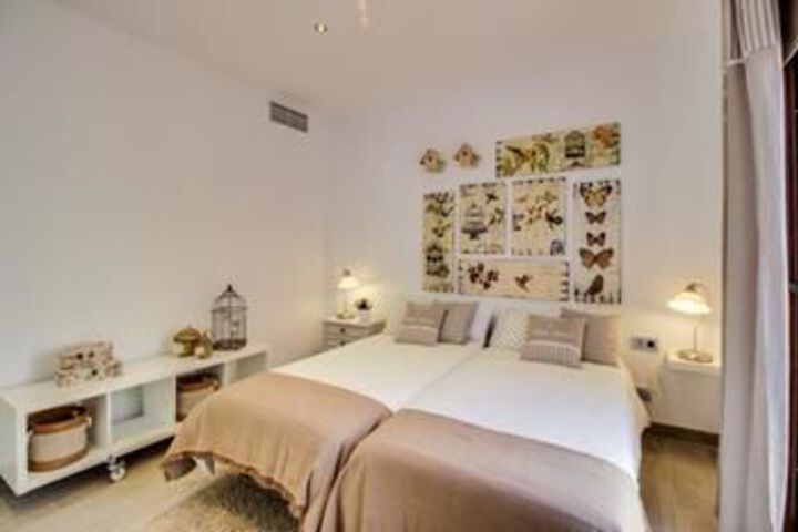 Room 9 of 39
