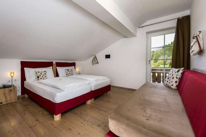 Room 7 of 43