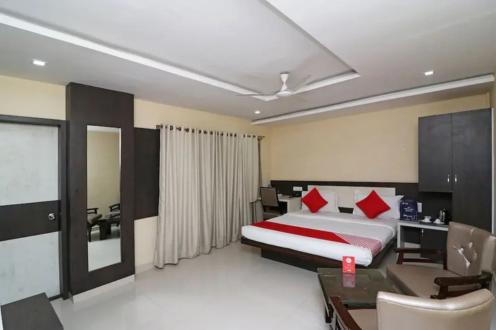 Room 5 of 20