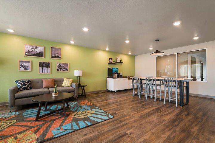 Guest Lobby