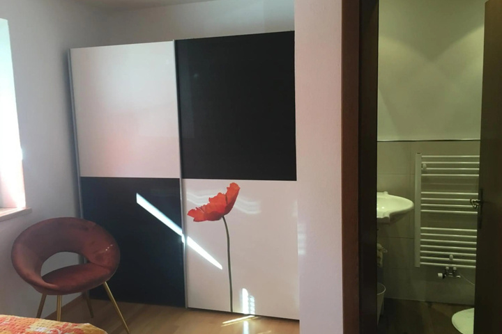 Room 3 of 21
