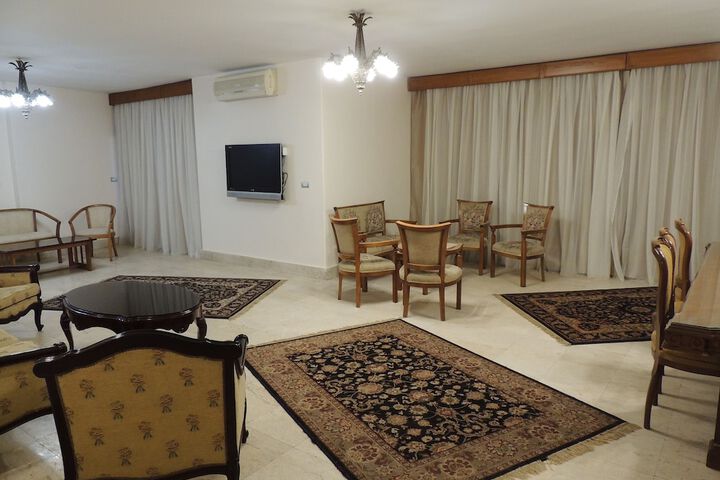 Room 8 of 34