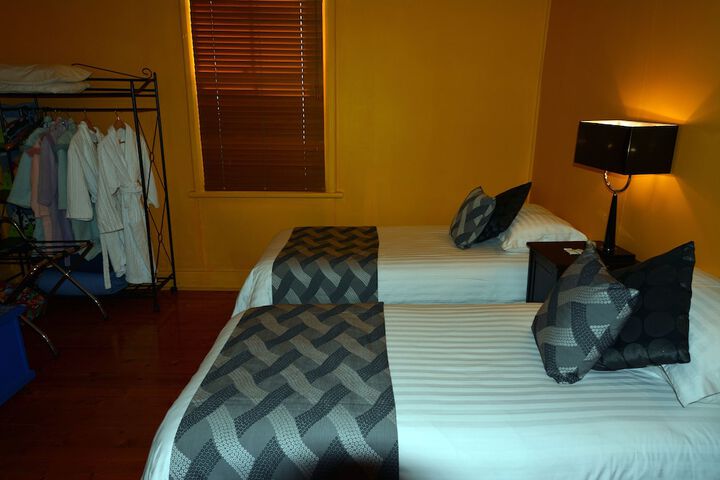 Room 5 of 36