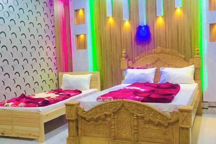 Room 3 of 8