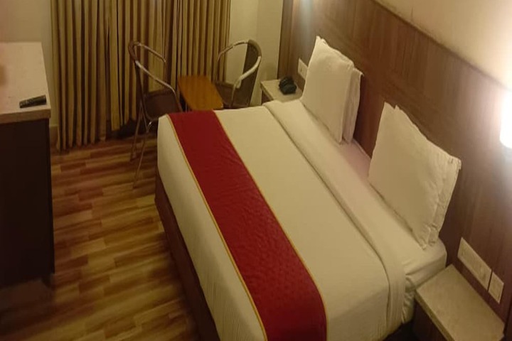 Room 10 of 19