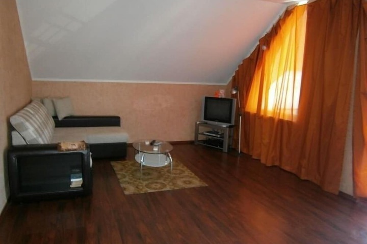 Room 9 of 19