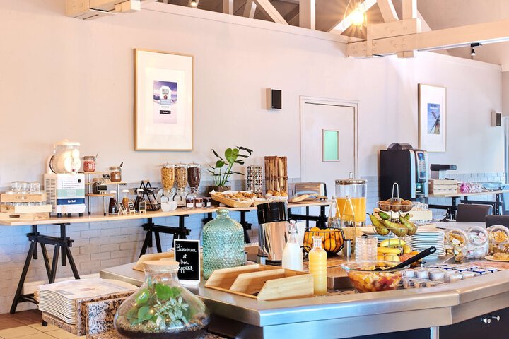 Breakfast/Coffee Service 13 of 31