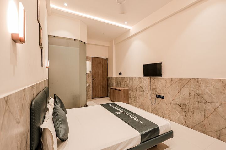 Room 16 of 37