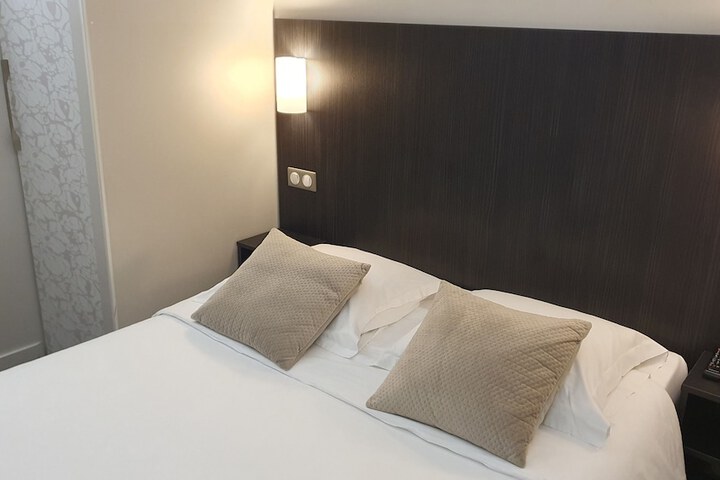 Room 14 of 27