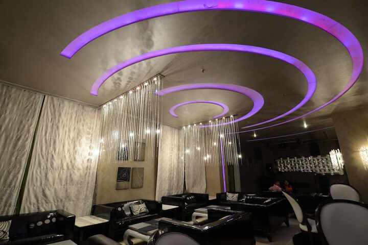 Lounge 97 of 133